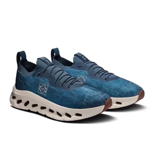 Color azul denim Cloudtilt de LOEWE 5 700x700