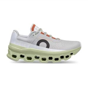 En el monstruo de las nubes Peach y WhiteShoes